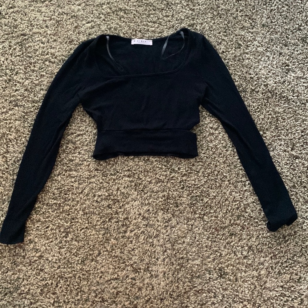 Black cropped long sleeve